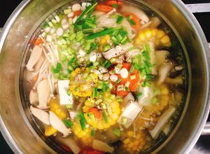 Hình của món Canh đậu hủ non nấu nấm.