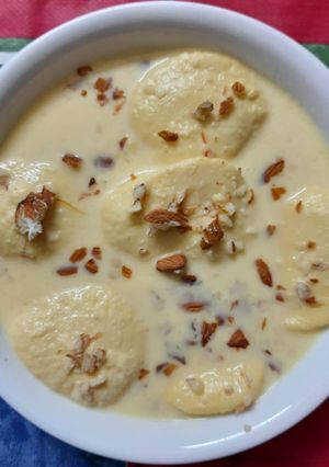 A picture of Rasmalai.