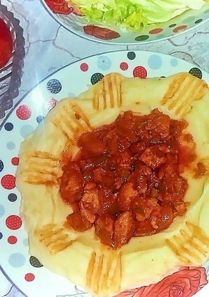 صورة لوصفة طبق بطاطا مهروسة مع حشوة دجاج