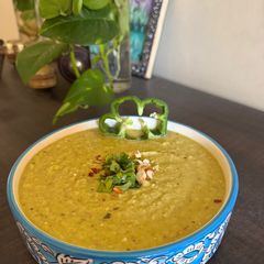 A picture of Veggies broccoli almond soup.