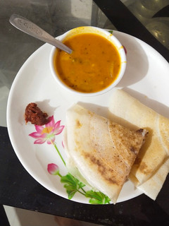 ચીઝ ગાર્લિક ઢોસા(cheese Garlic Dosa Recipe in Gujarati) રેસીપી મુખ્ય ફોટો