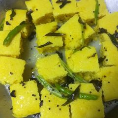 A picture of Besan dhokla.