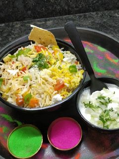रंगीत व्हेजी पुलाव (rangit veggi pulav recipe in marathi) रेसिपी चे मुख्य फोटो