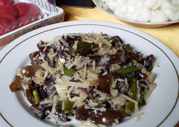 Cara Buat Tumis Bihun soun jamur kuping cabe hijau Yang Enak