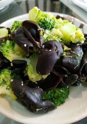 Foto resep Brokoli masak Jamur Hitam