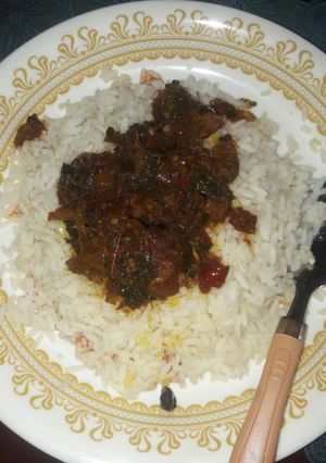 A picture of Rice and red oil source.