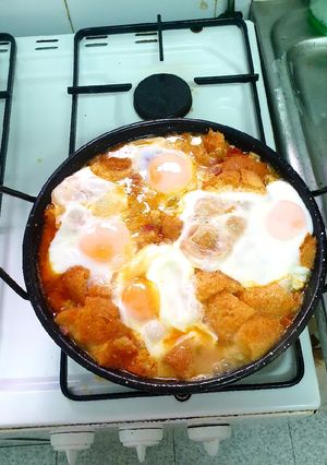 Una foto de Sopa castellana, en mi tierra sopa de ajo