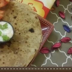 A picture of Qeema filled paratha.