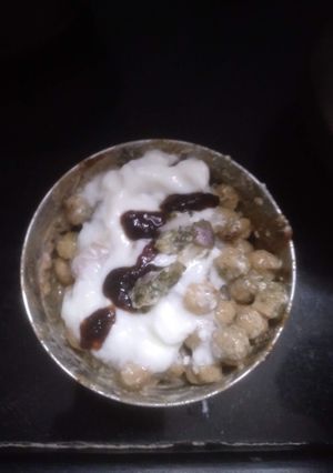 A picture of Chole chaat.