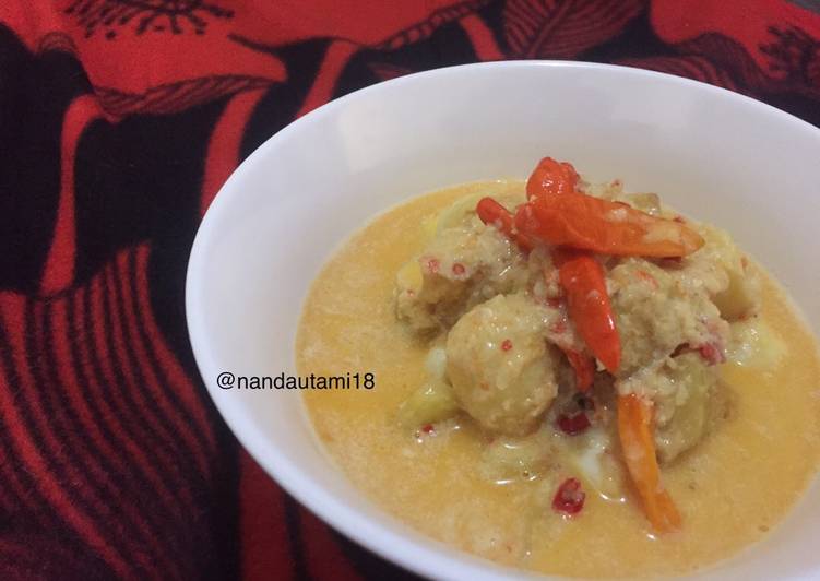 Telur puyuh kentang kuah santan