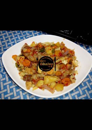 A picture of Chicken cabbage sauce.