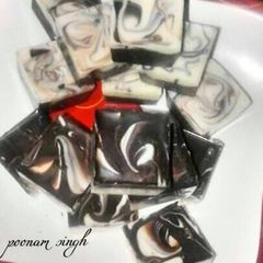 A picture of Marble effect chocolate.