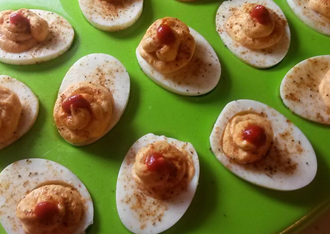 Sriracha Deviled Eggs