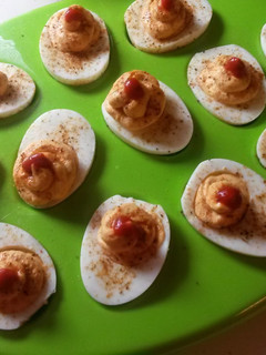 A picture of Sriracha Deviled Eggs.