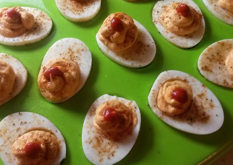 Simple Way to Make Award-winning Sriracha Deviled Eggs