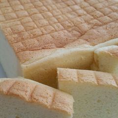 A picture of Durian Ogura Cake.
