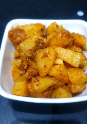 A picture of Aloo patta gobhi.