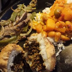 A picture of Papas rellenas.