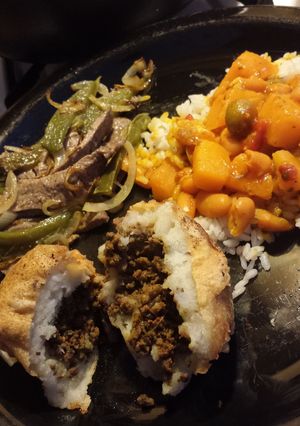 A picture of Papas rellenas.
