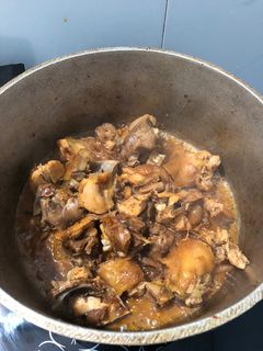Hình của món Gà kho sate.