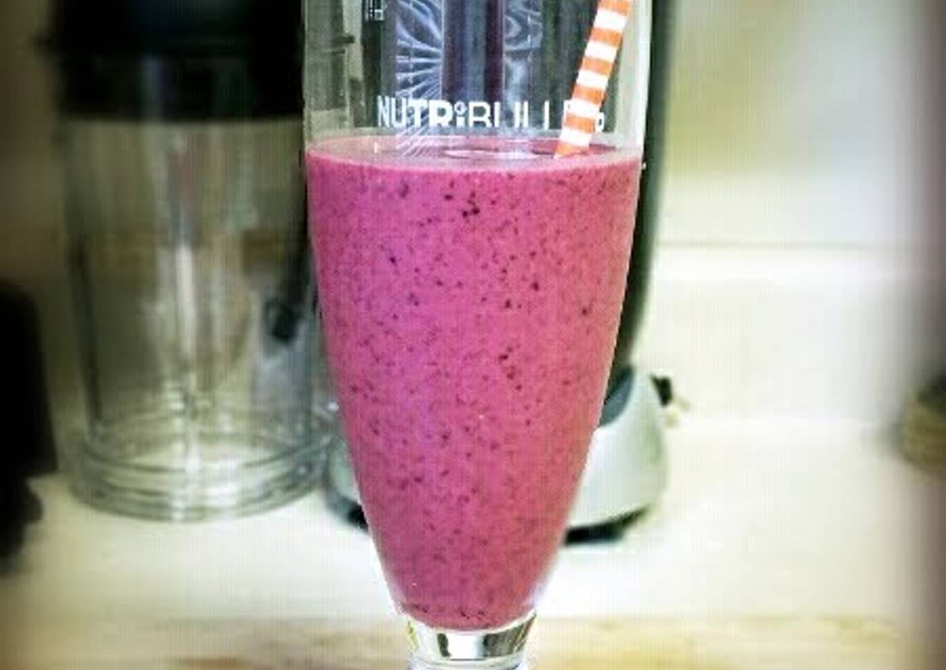 Berry Blast Breakfast Smoothie