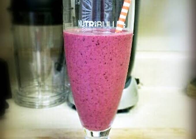 Berry Blast Breakfast Smoothie