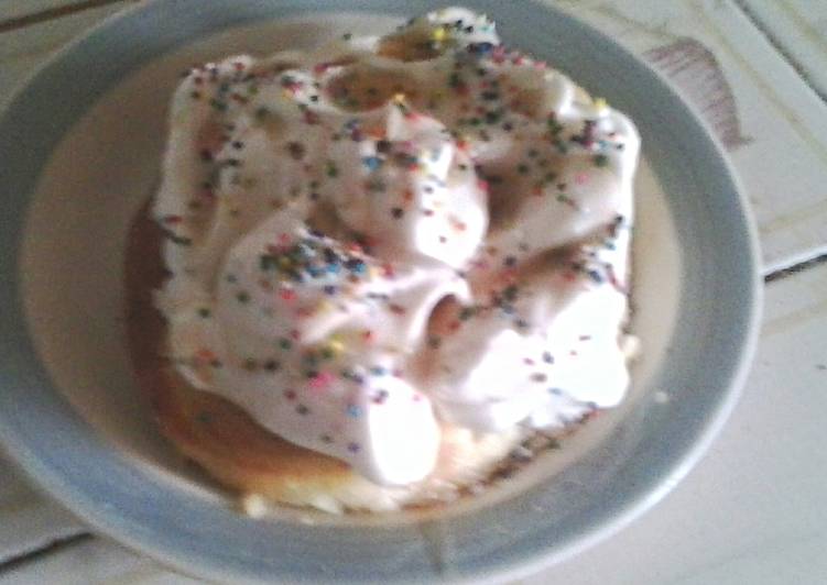 Recipe of Ultimate Pancake top with meringue and sprinkles