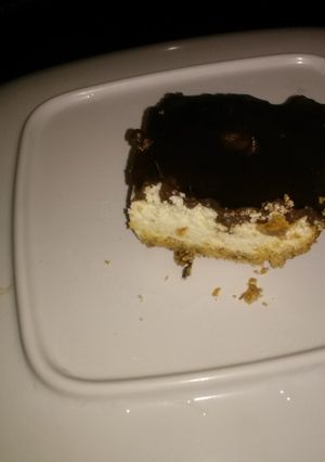 A picture of Special occasion chocolate cheesecake bars.