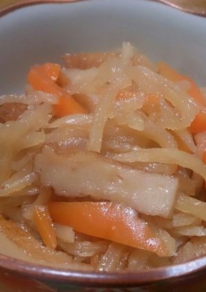 A picture of Simmered Kiriboshi Daikon.