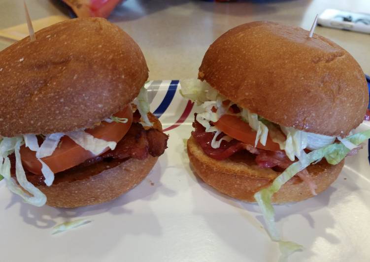 Recipe of Any-night-of-the-week BLT SLIDERS