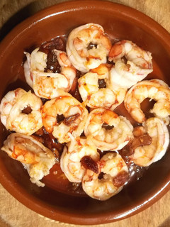 Una foto de Gambones al ajillo 🦐🧄