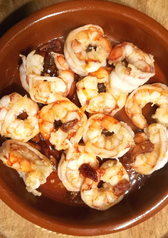 Una foto de Gambones al ajillo 🦐🧄