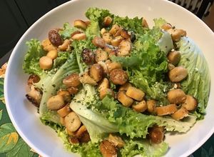 Une photo de Batavia aux croûtons,ail et parmesan sauce au melfor