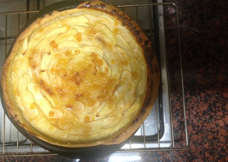 Tarta de manzana con crema pastelera