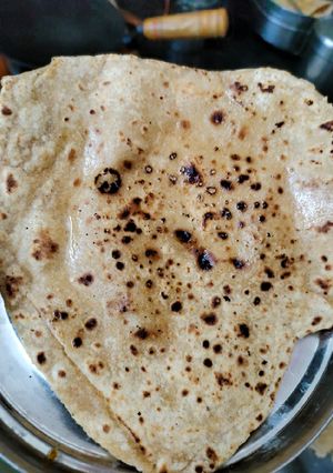A picture of Triangle paratha.