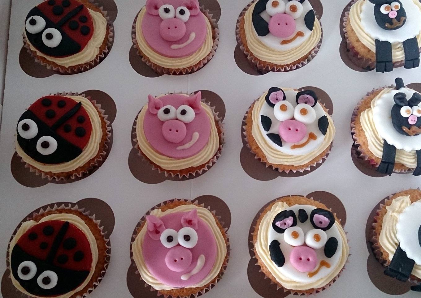 children's farm animal cupcakes