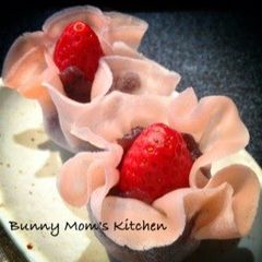 A picture of Strawberry Daifuku Japanese Dessert With Sakura-Mochi Skin.