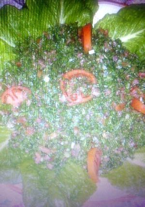 A picture of lebanese Taboule... lebanese and proud: -).