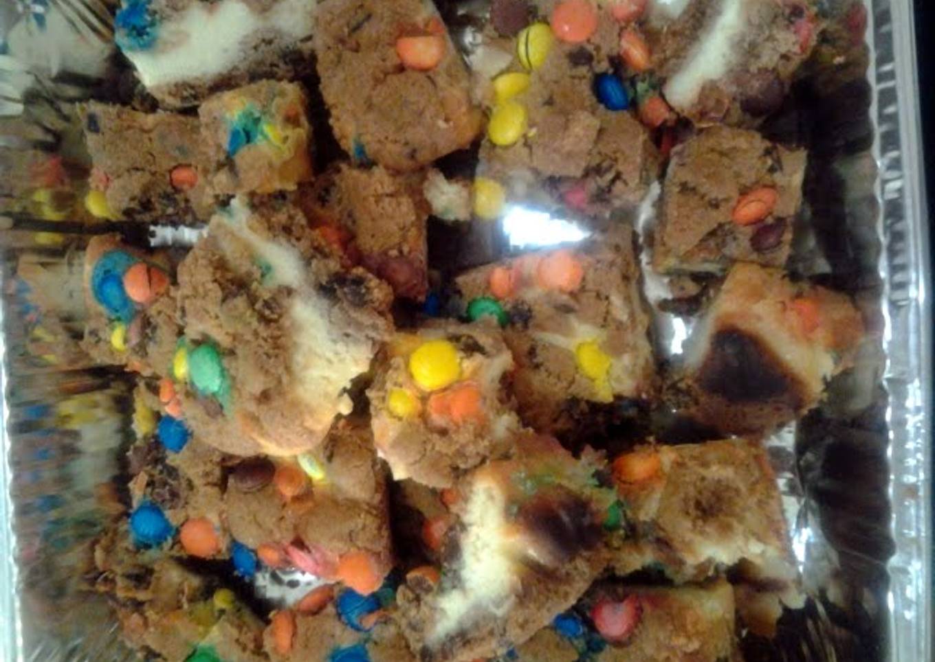 Chocolate chip cheesecake squares