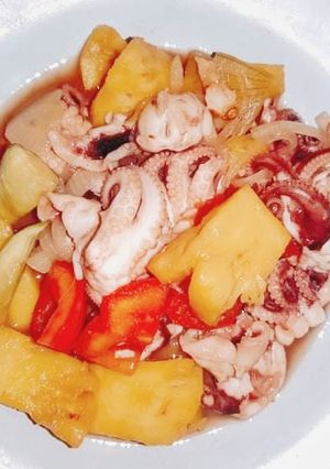 Hình của món Bạch tuộc xào rau củ mùa dịch🍑.
