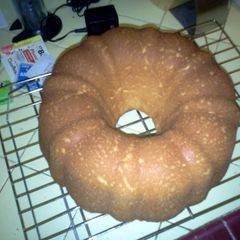 A picture of 7-Up Pound Cake.
