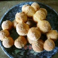 A picture of Pon de Rings that You Can Easily Roll Up By Hand.