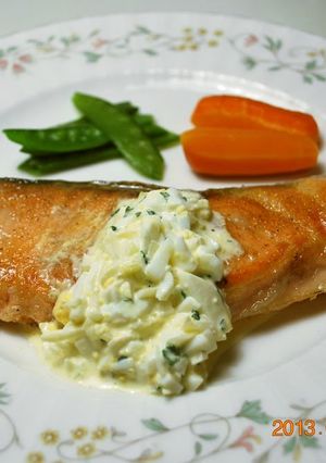 A picture of Easy Salmon Meunière with Tartare Sauce.