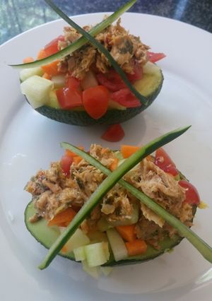 A picture of Tuna & Avocado Salad.