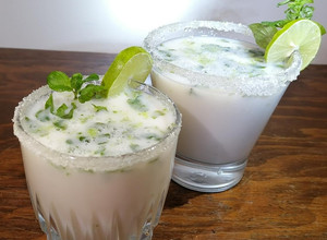 Una foto de Mojito de coco