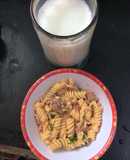 Nui xào thịt bò sốt cà chua