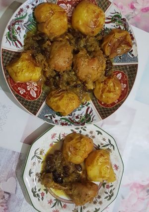 صورة لوصفة دجاج بزبيب وتفاح معسل