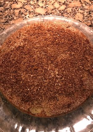 Una foto de Torta invertida de manzanas y peras; avena con aroma a canela