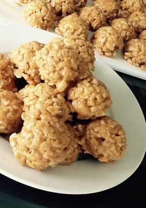 A picture of Easiest No-Bake Peanut Butter/Rice Krispies Treats!.