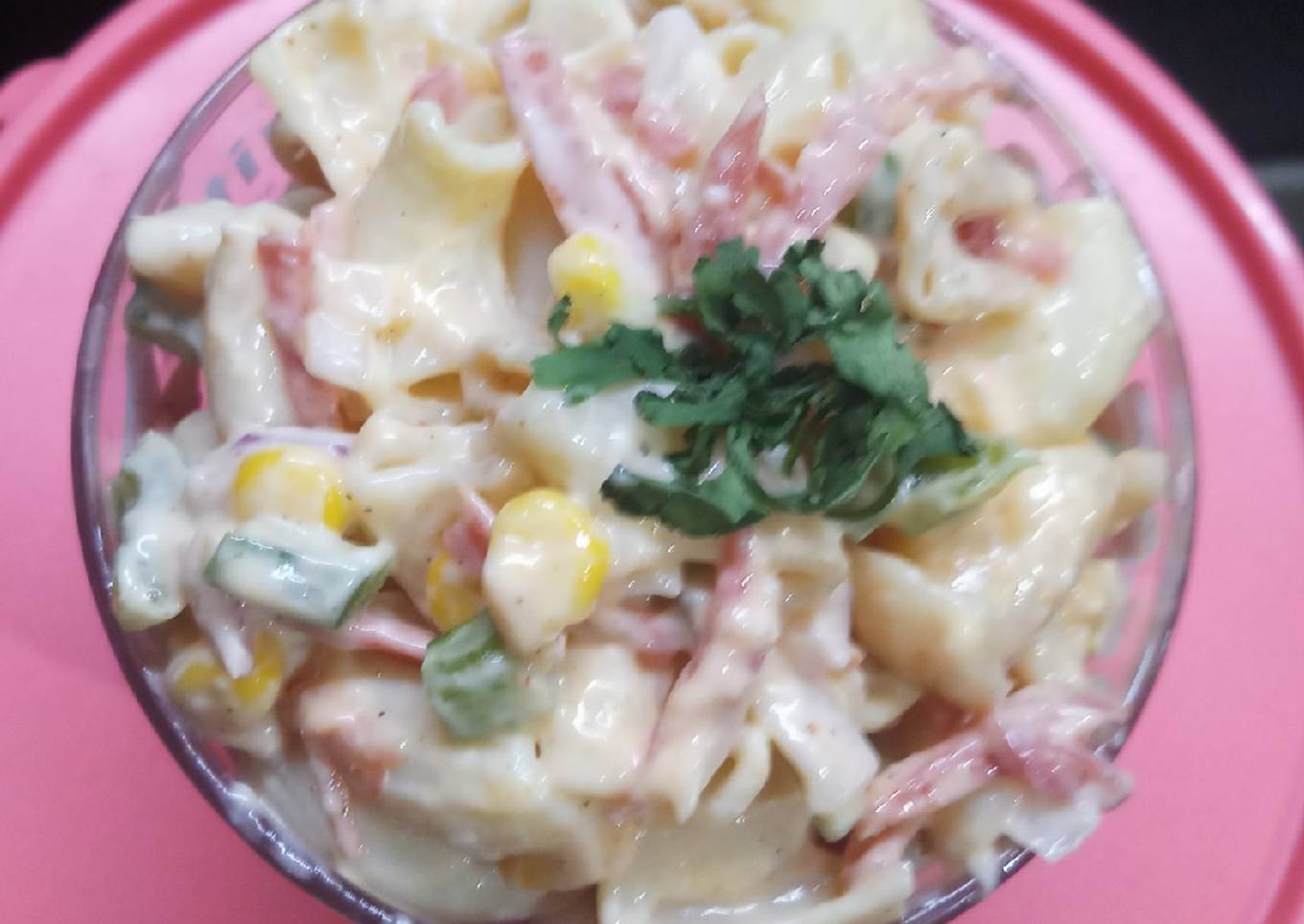 Cold macaroni salad